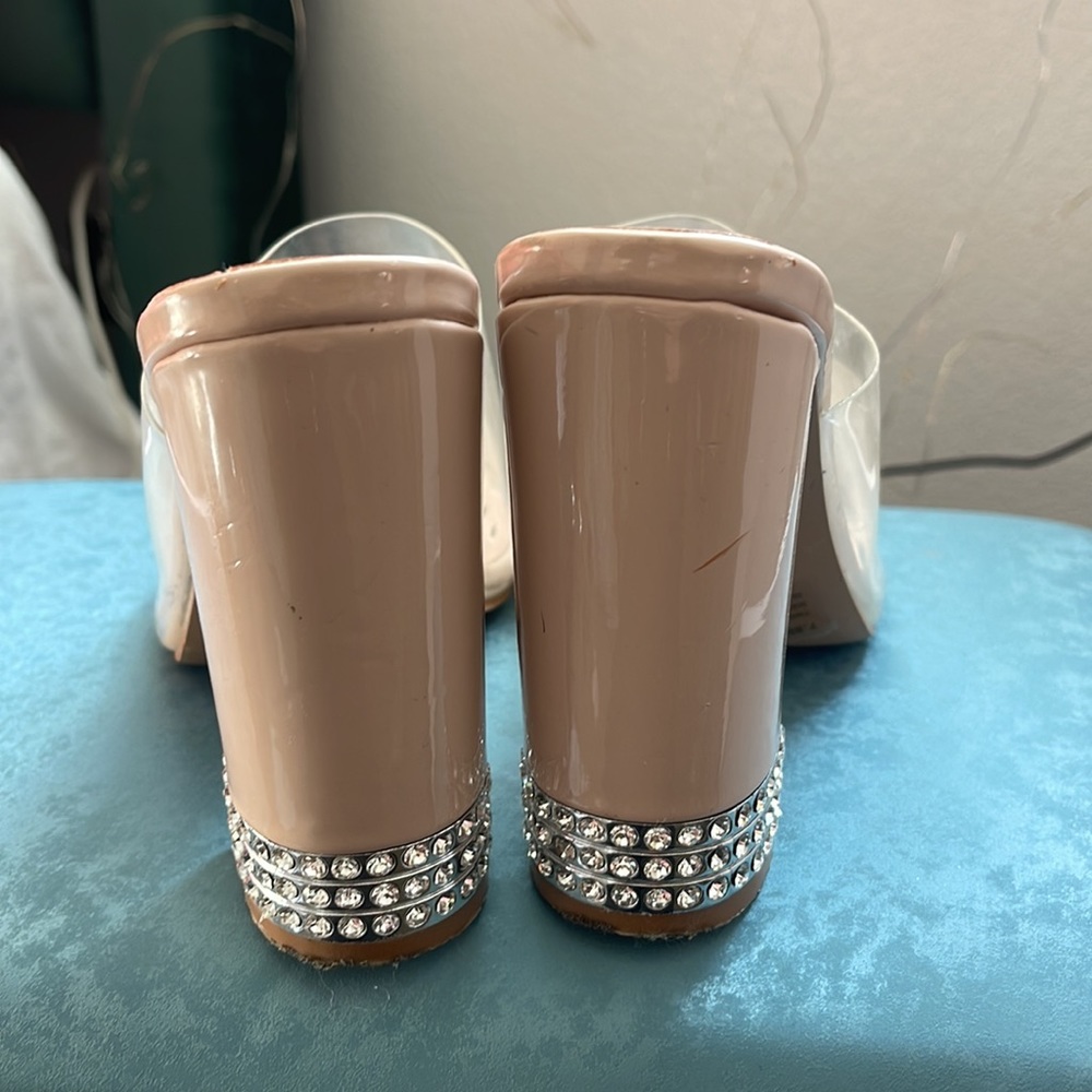 Heels - Picture 5 of 6